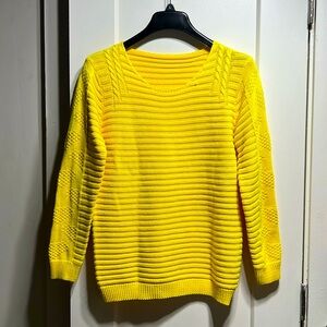 EUC unbranded yellow cable-knit sweater